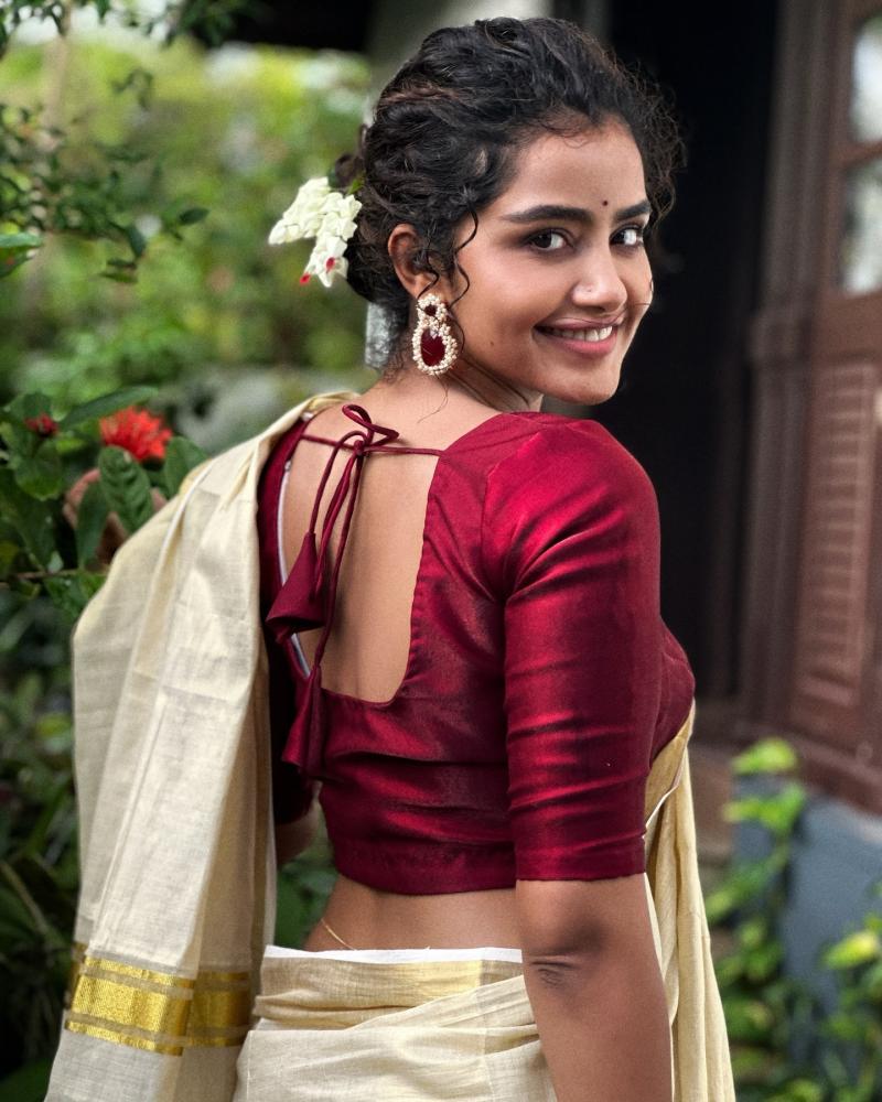 anupama-parameswaran-onam-celebration-photos